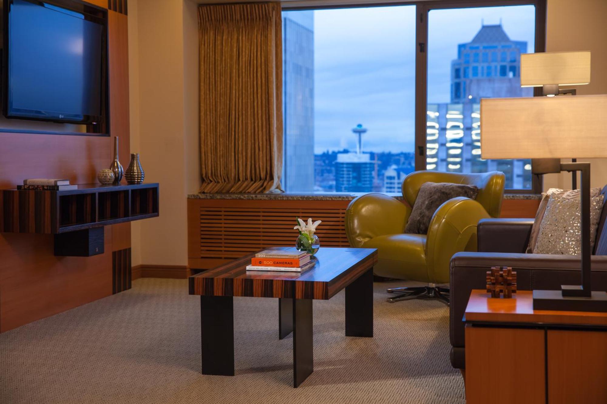 One-Bedroom King Suite