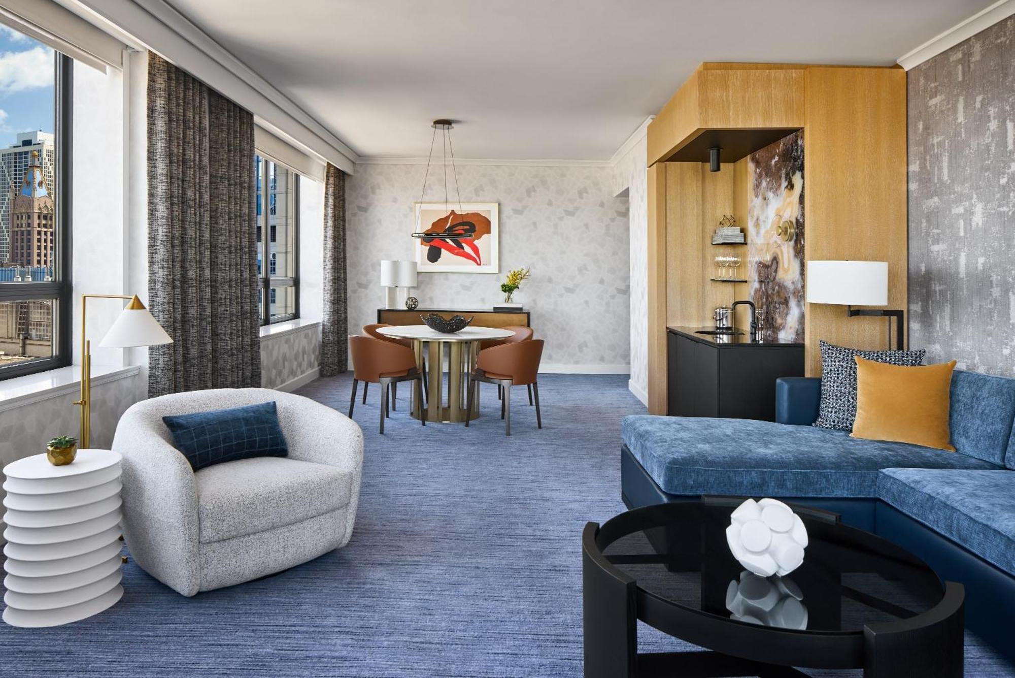 One-Bedroom Lakeside Suite Lounge Access