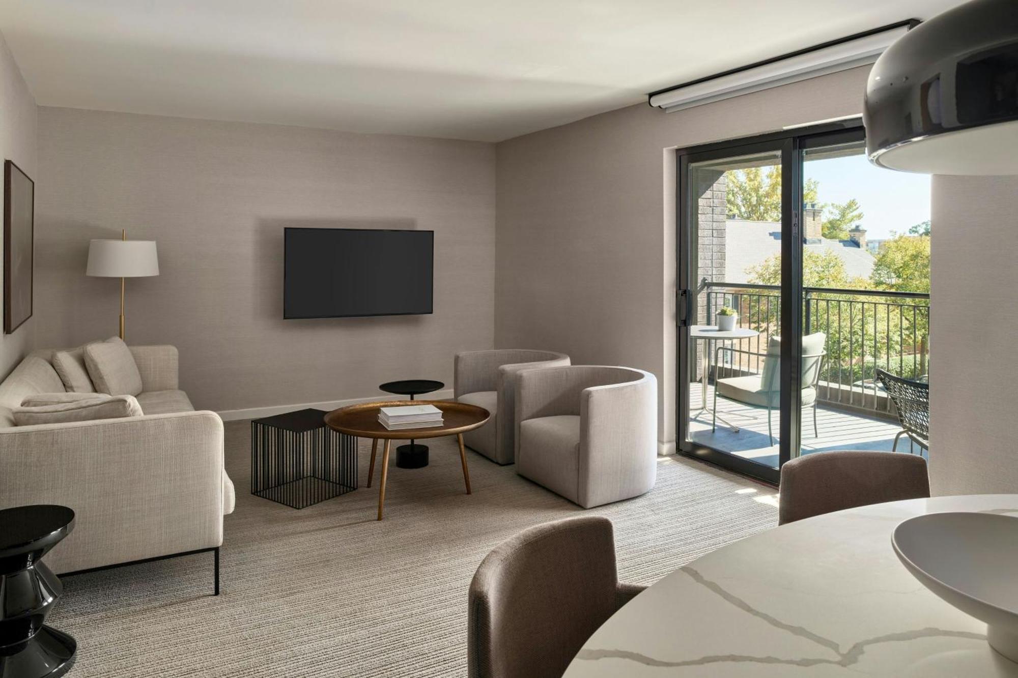 One-Bedroom King Suite with Balcony