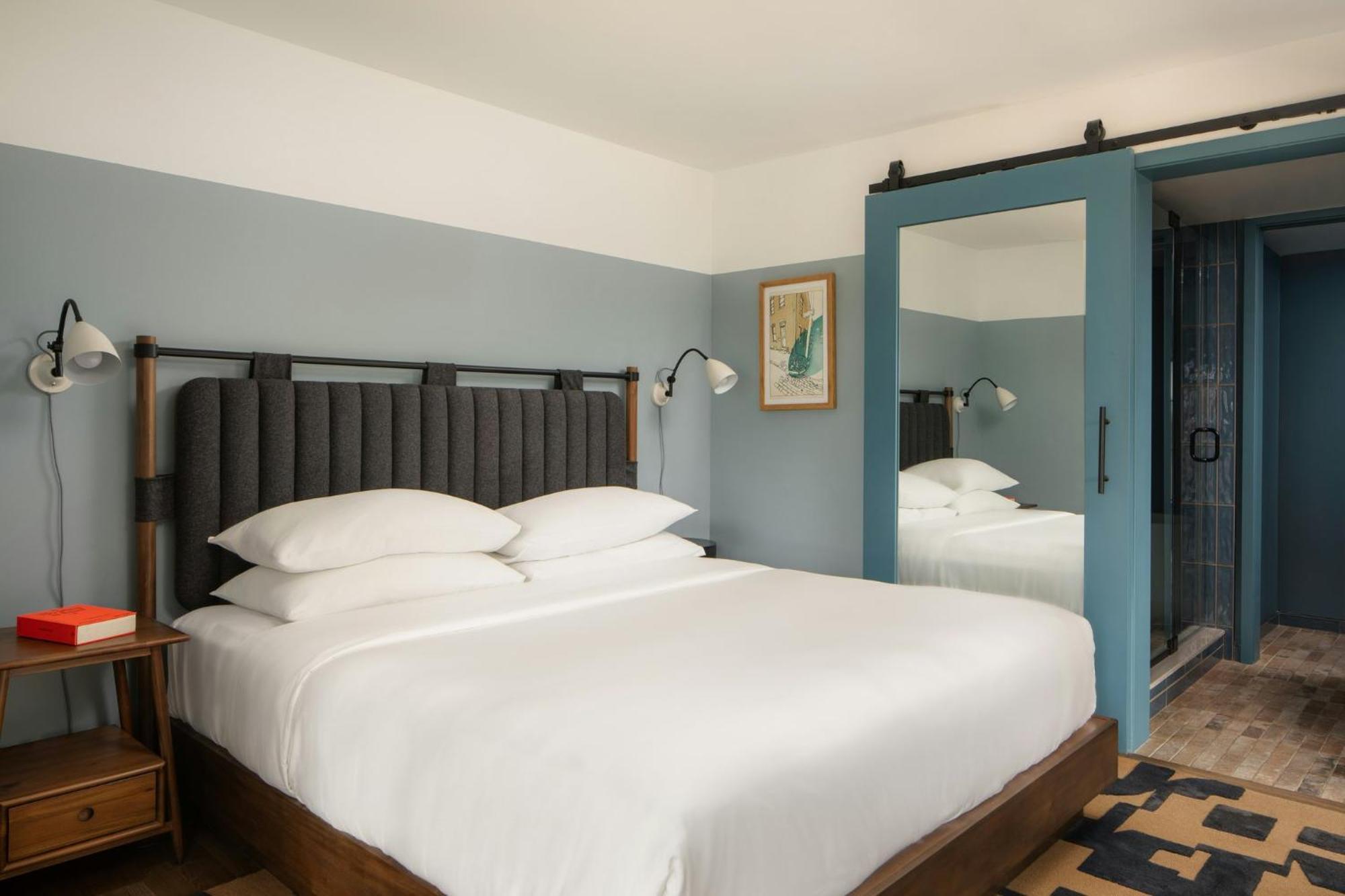 Artist's Suite 1 King