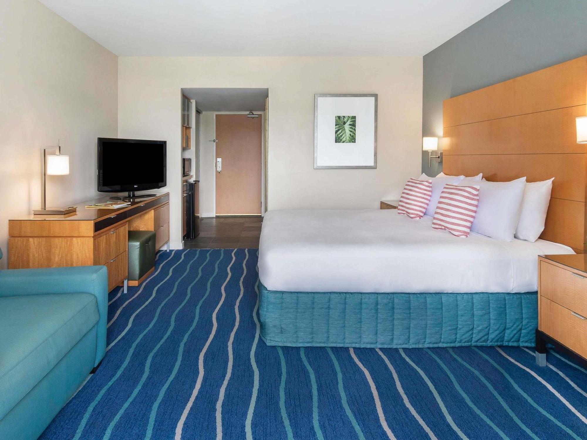 Waikiki Tower Room Ocean View