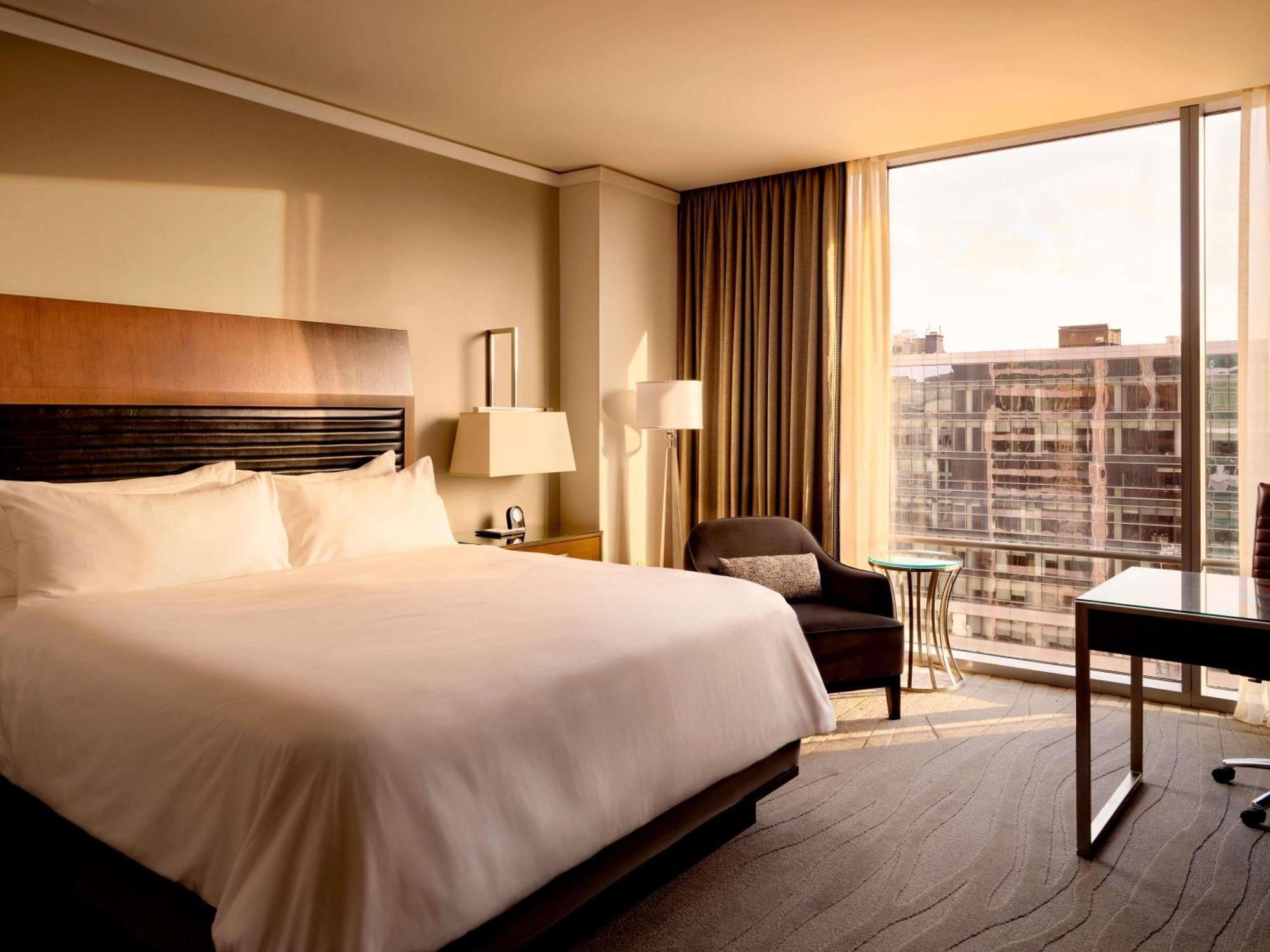 Deluxe King Room with Mount Washington View