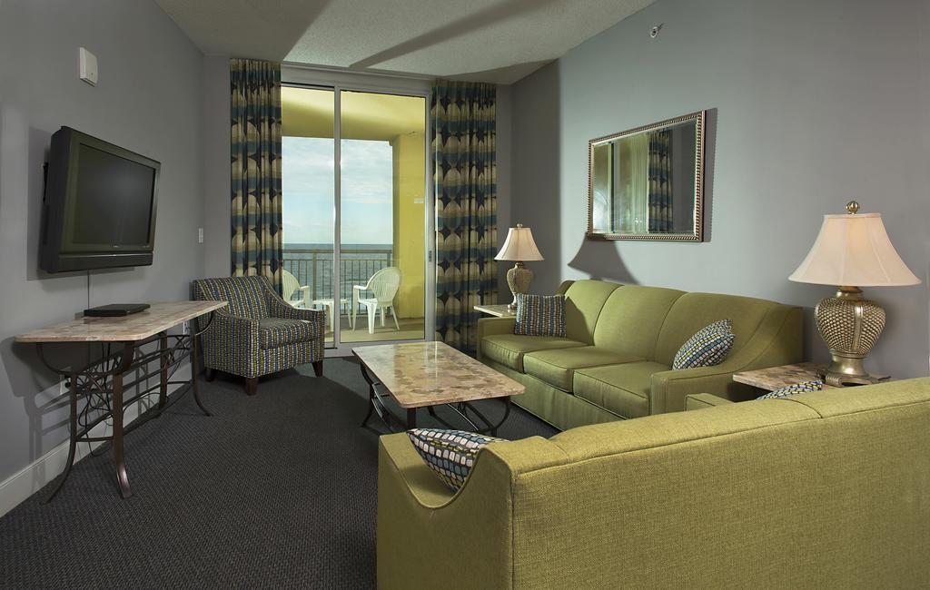Three-Bedroom Suite Ocean Front