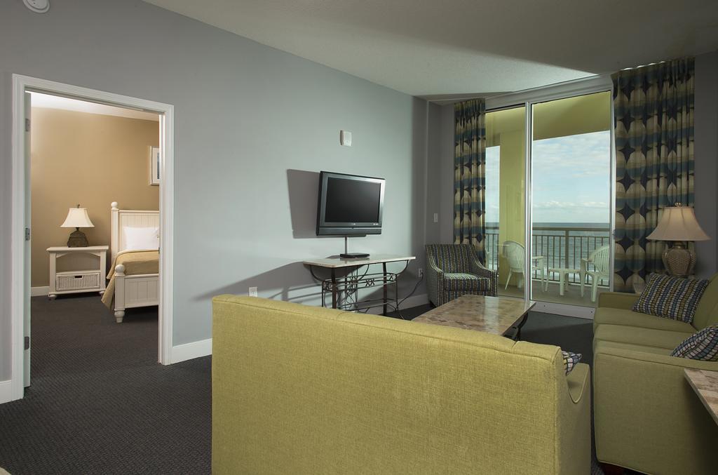 Three-Bedroom Suite Ocean Front