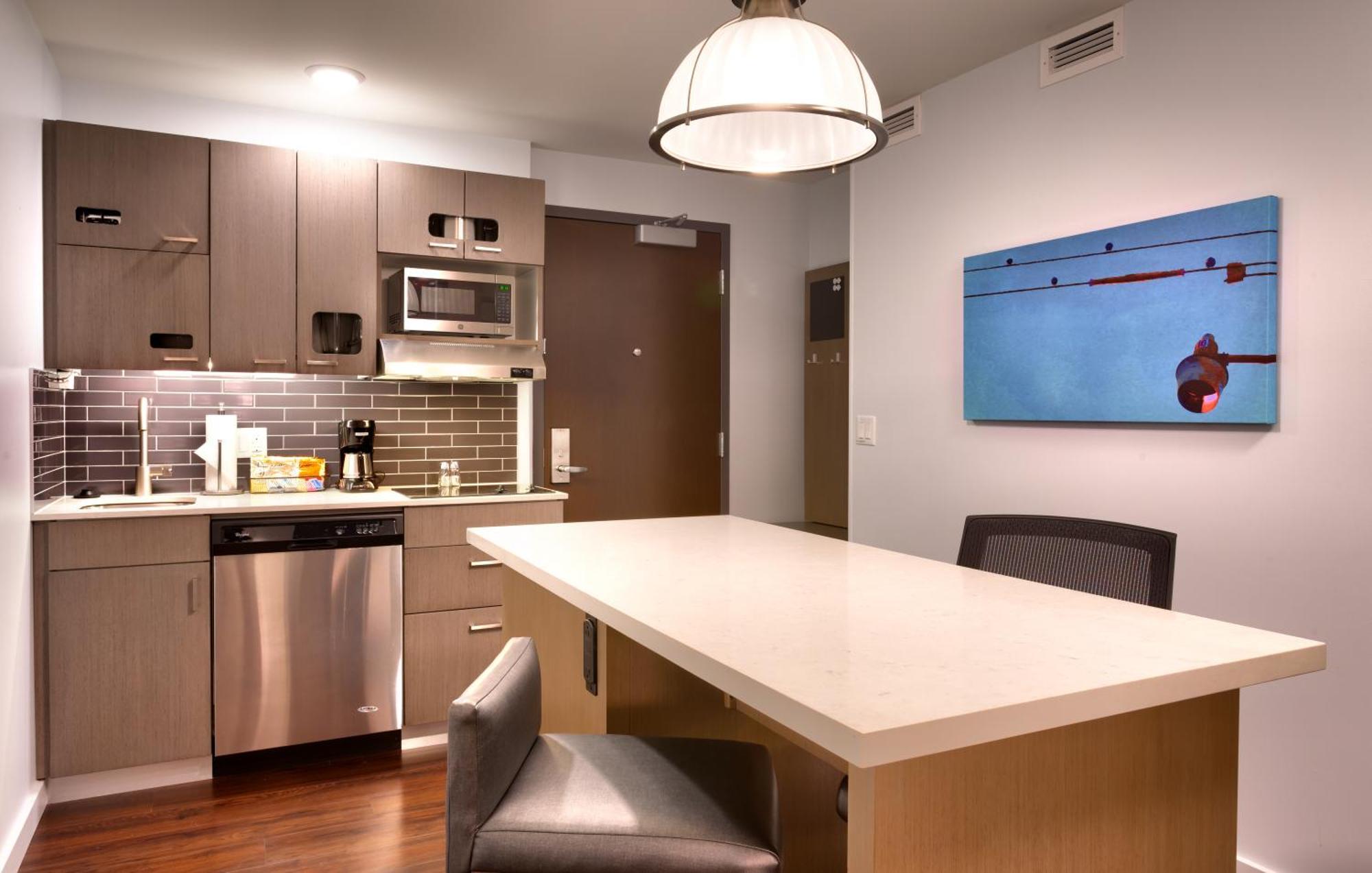 King Studio Suite Kitchen Sofa Bed