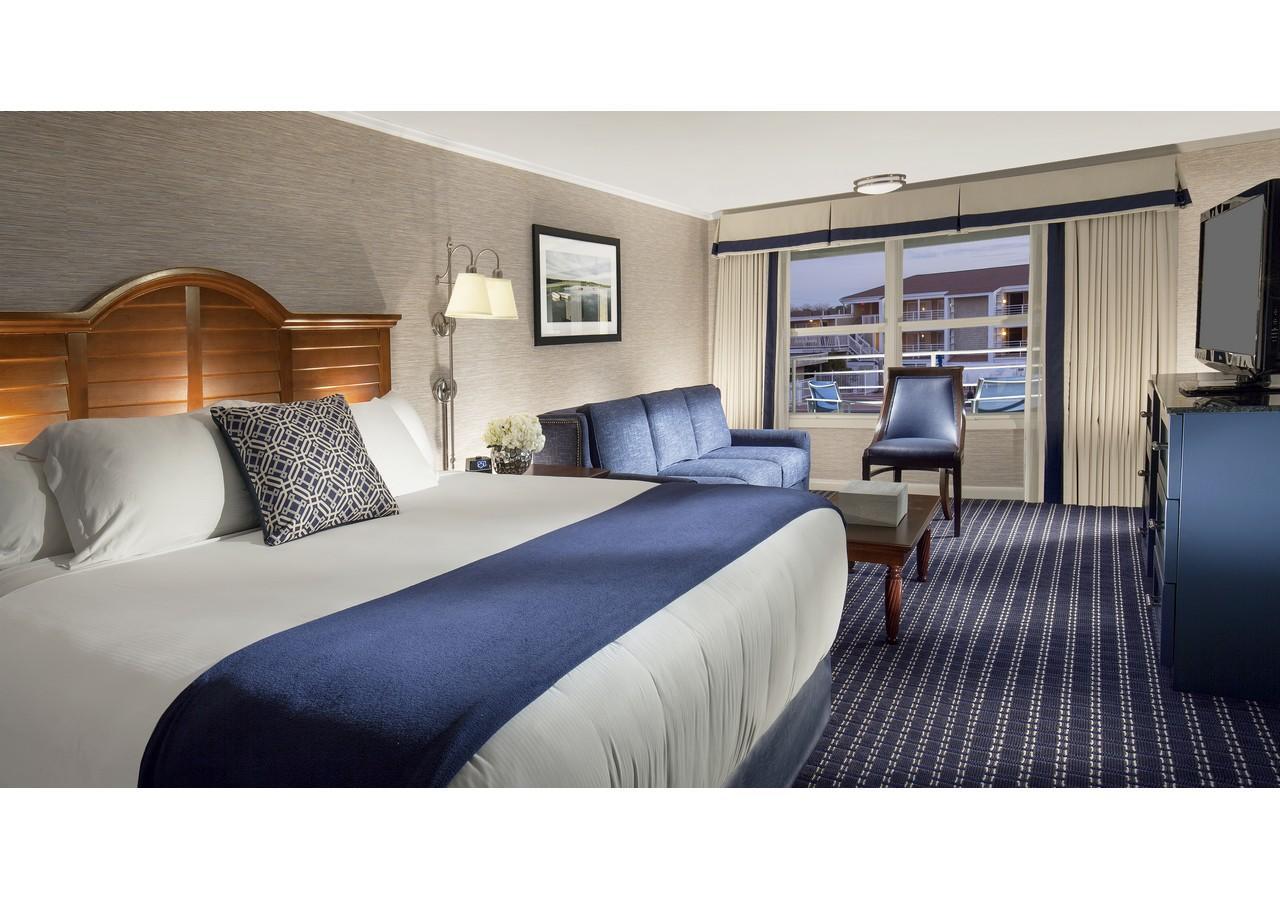 King Room Pool View