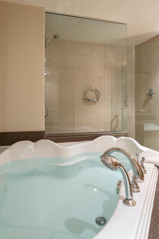 Junior Suite,61287970:JPEG