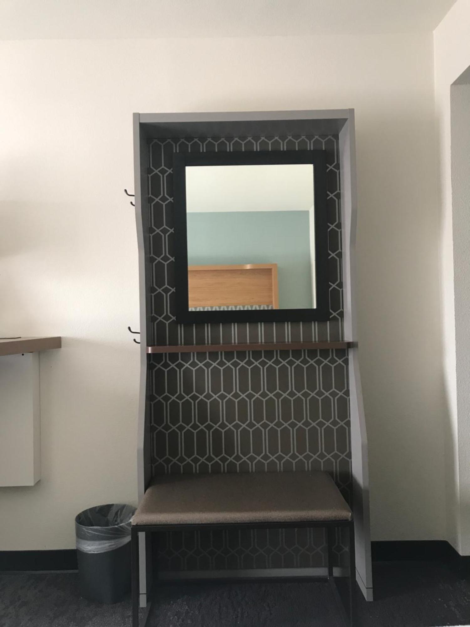 Queen Room with Two Queen Beds - Pool Side