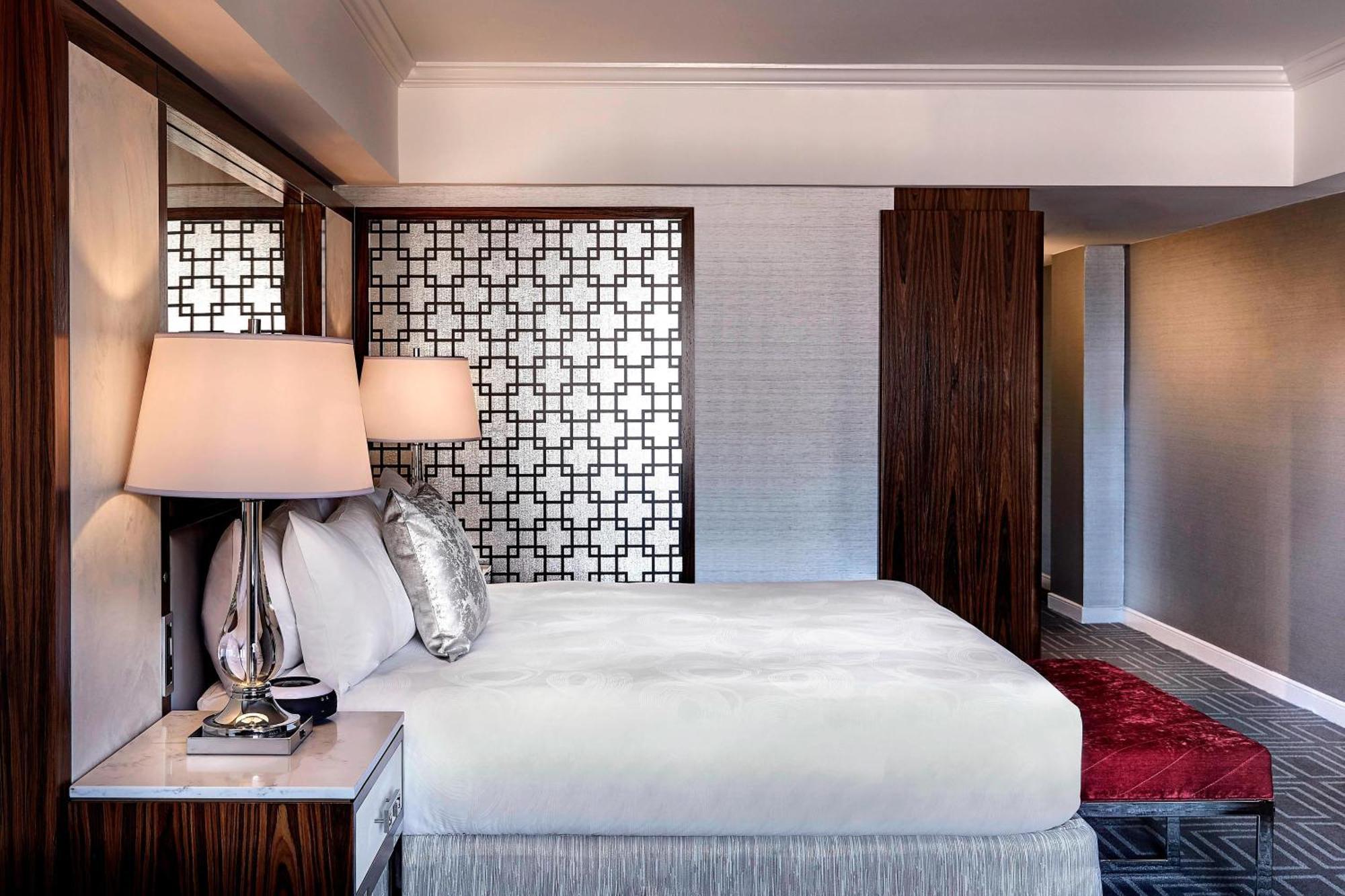 King Bed City View