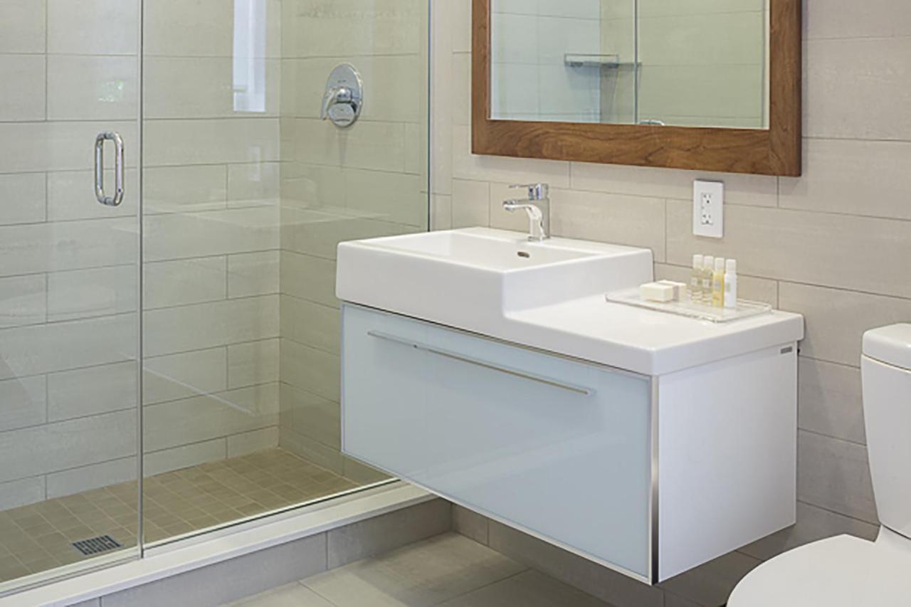 Revolution Loft Two Double Beds Bathroom Room