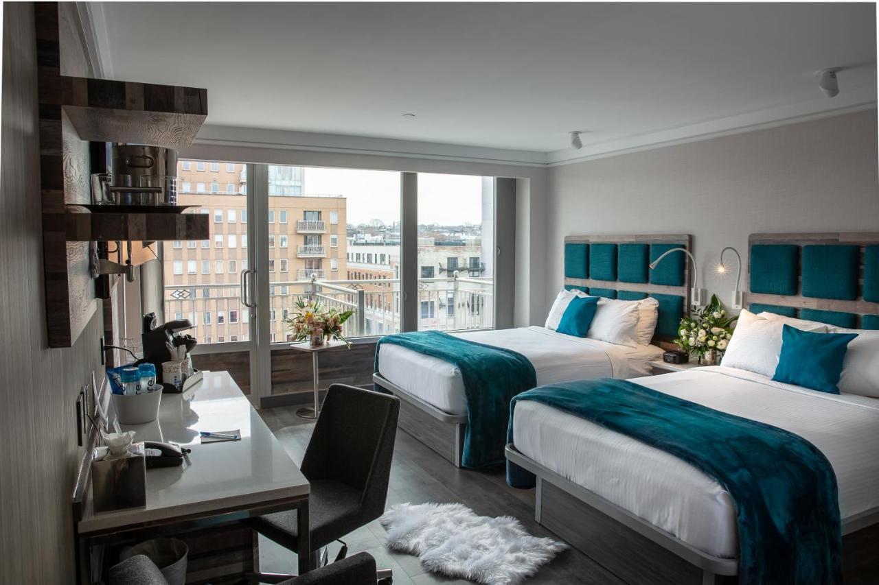 Signature Collection Deluxe Double Terrace Brooklyn View