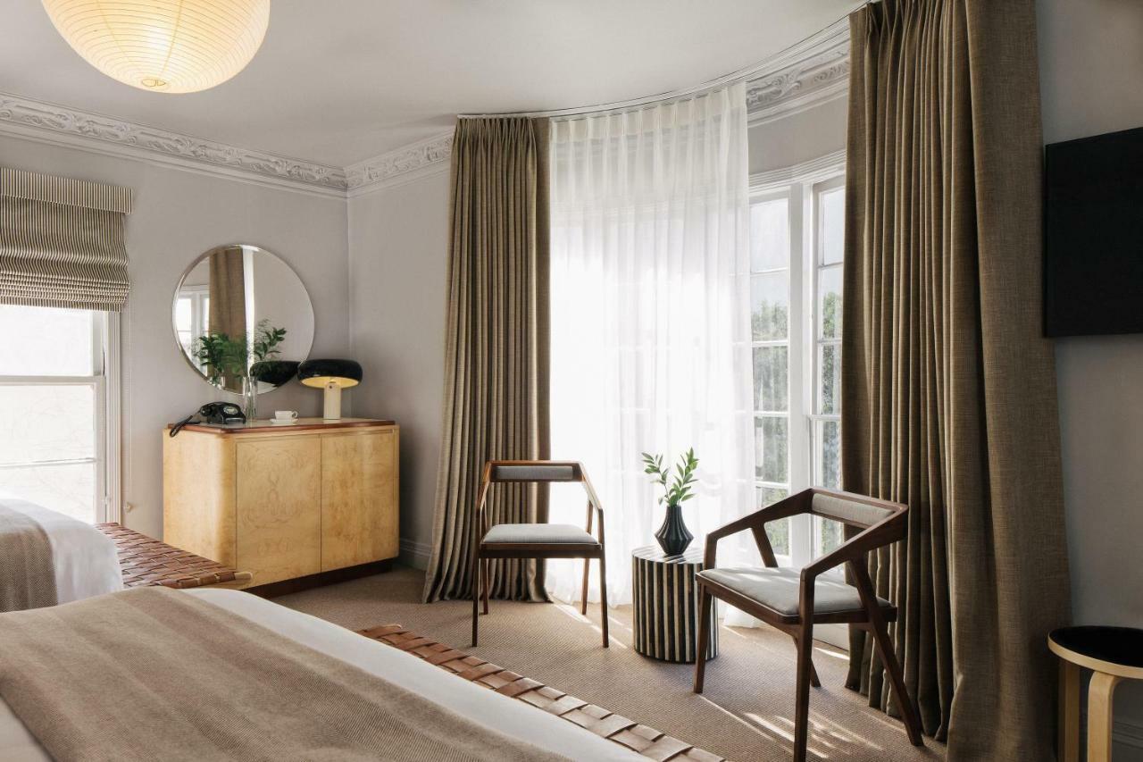 Queen Room Garden View