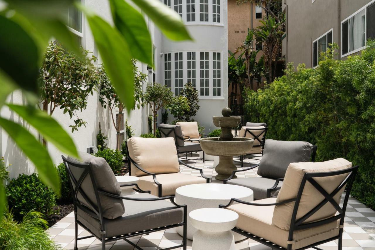 Queen Room Garden View