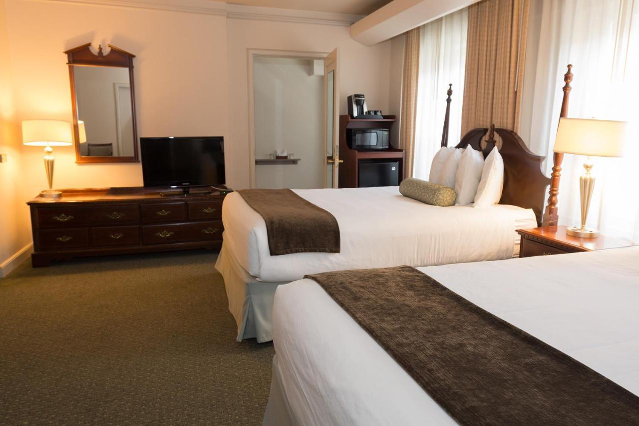 Junior Suite with Two Queen Beds