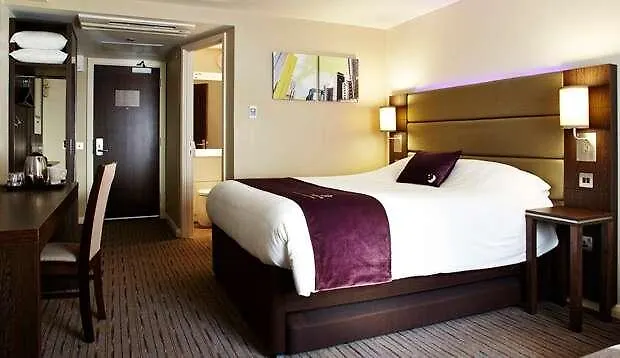 Premier Inn London Tooting-1