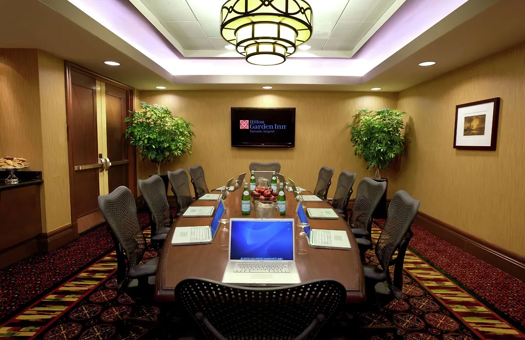 Hilton Garden Inn Toronto Airport-1