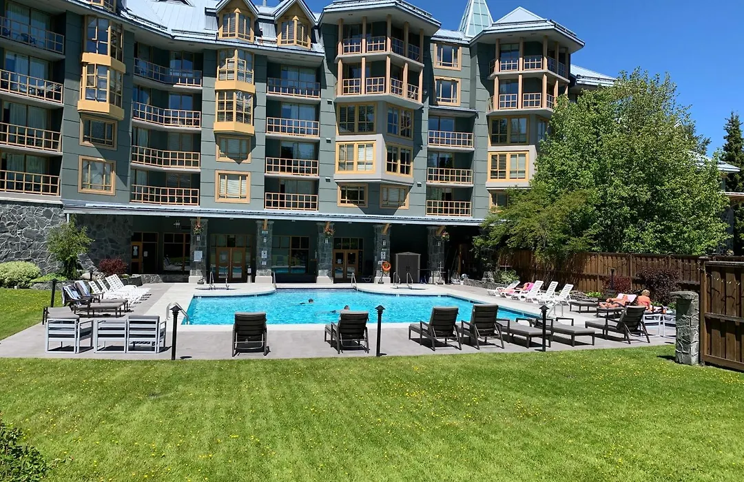 109 Per Night For September At Cascade Lodge Air Conditioning Pool Hot Tubs Sauna Change Rooms Gym Bike Storage Room-1