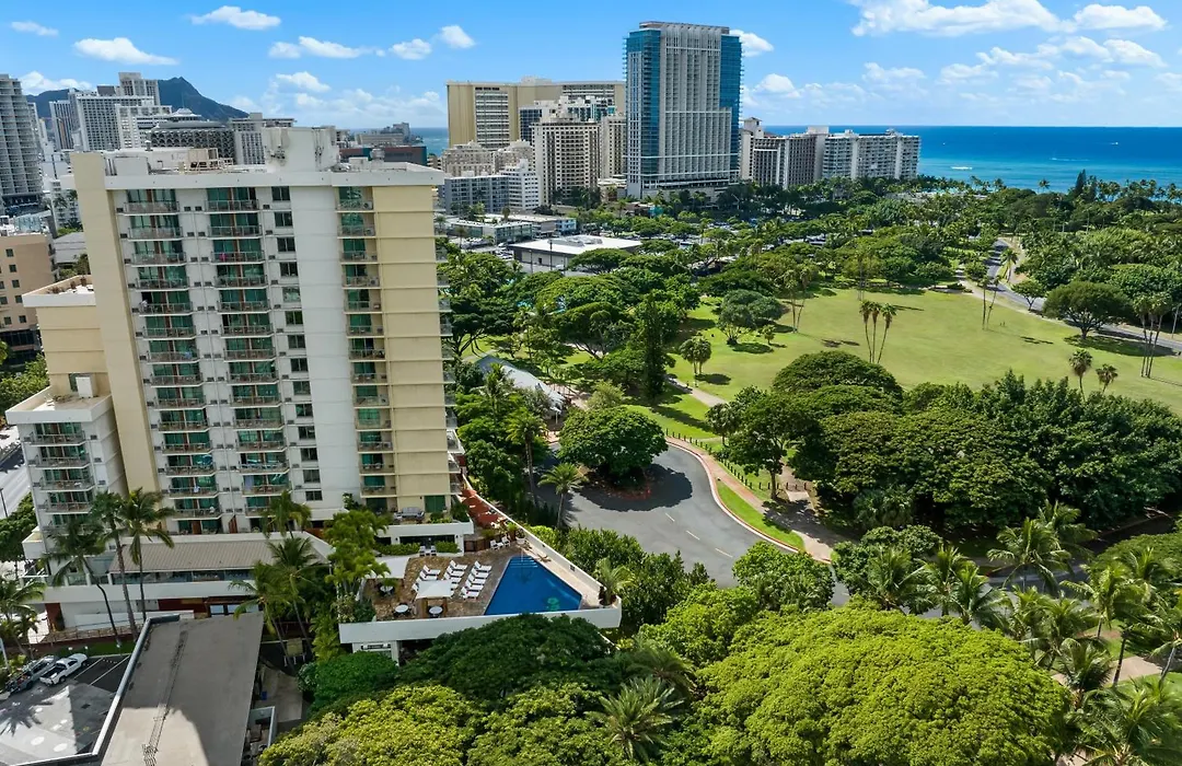 Luana Waikiki Hotel & Suites-1
