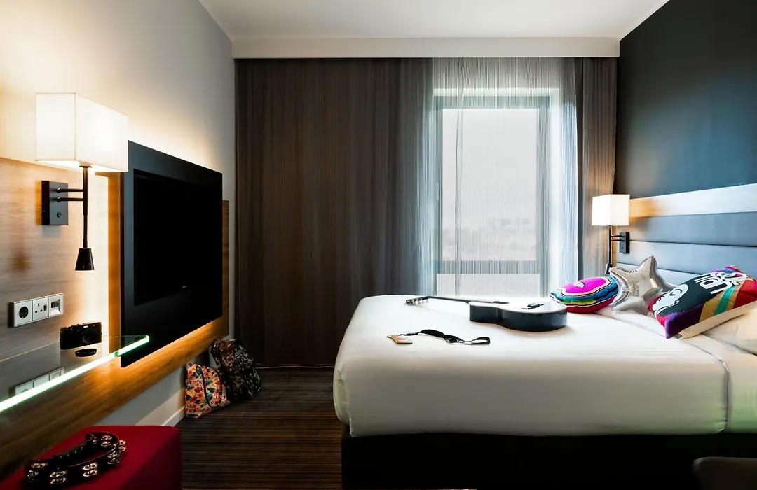 Moxy Glasgow Sec-1