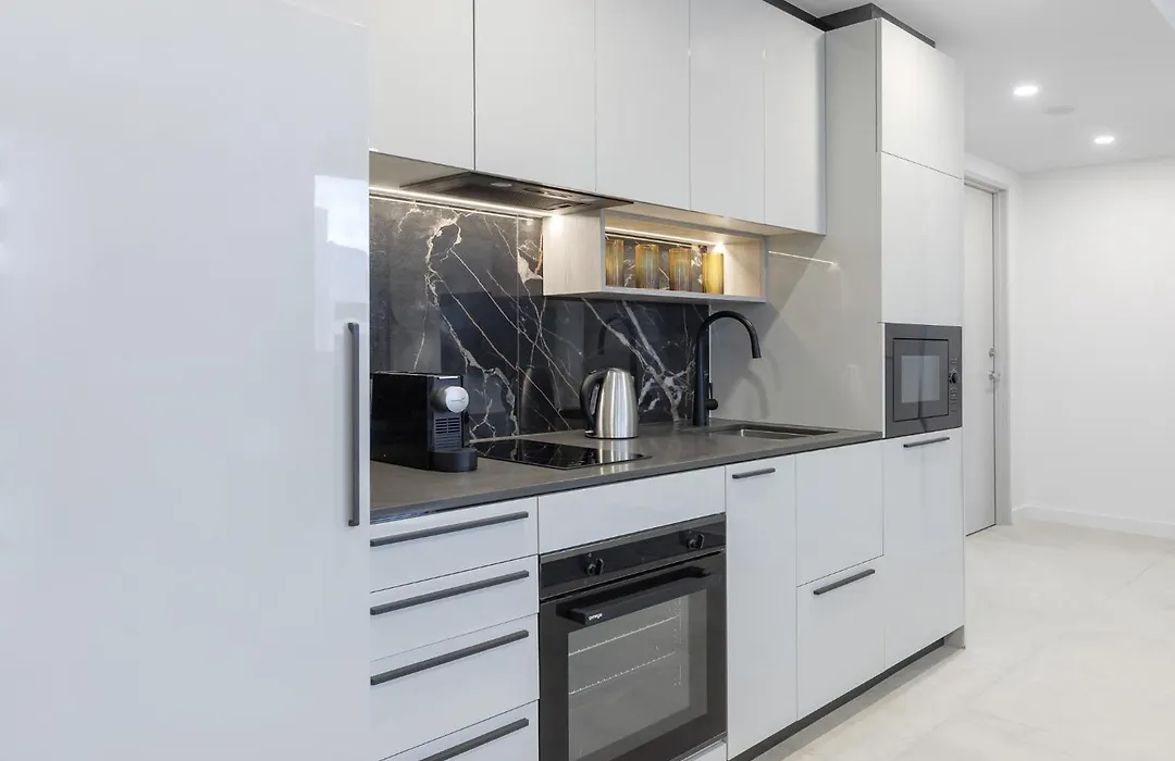 Meriton Suites Canberra-1