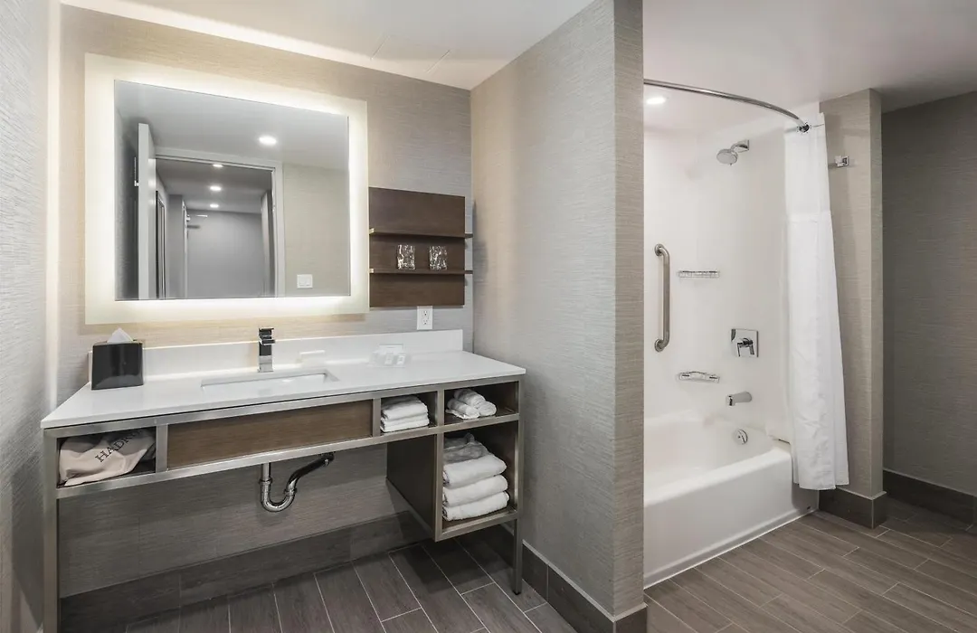 Hilton Garden Inn Ottawa Downtown-1