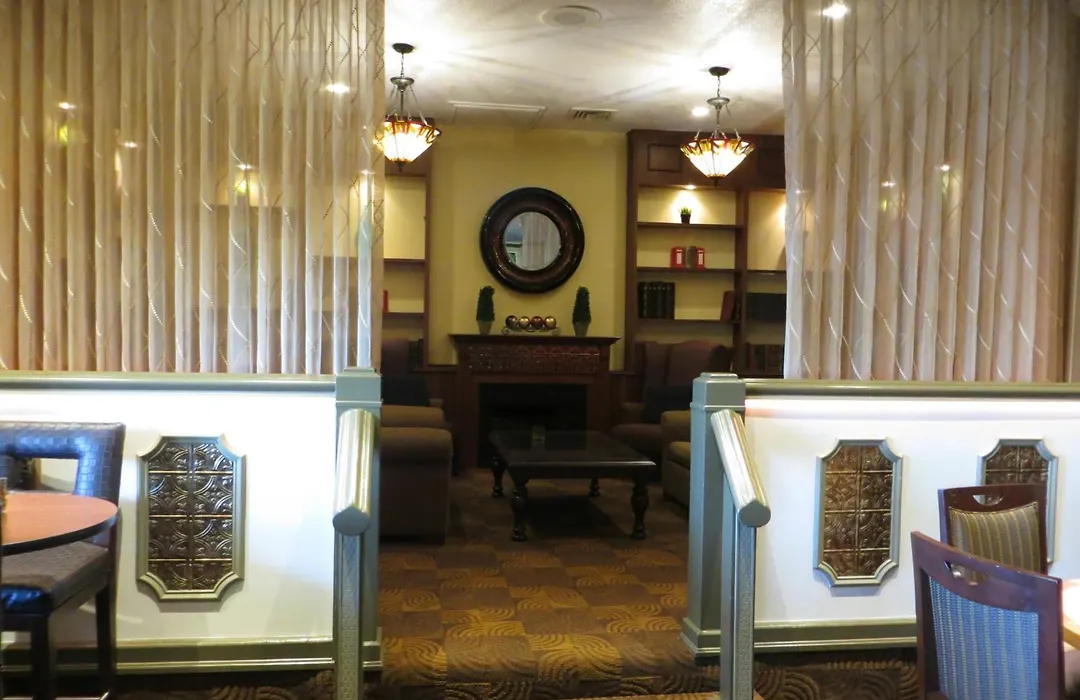 Best Western Plus Grosvenor Airport Hotel-1