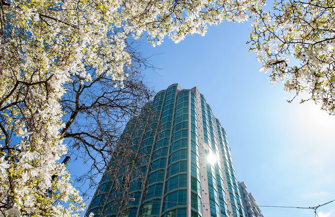Rosedale On Robson Suite Hotel-1