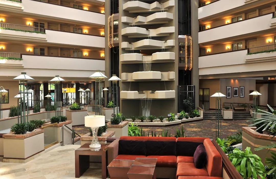 Embassy Suites Des Moines Downtown-1