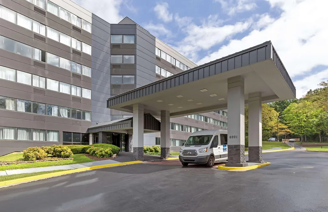 Clarion Hotel & Suites BWI Airport North-1