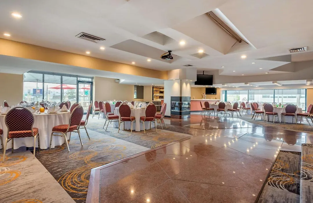 Quality Hotel Dorval Aeroport-1