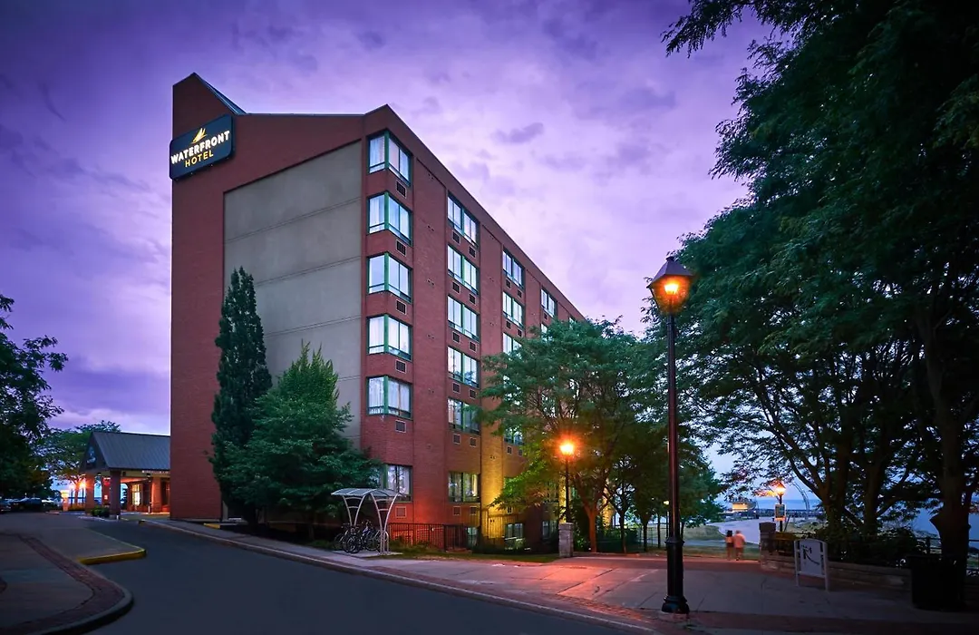 Waterfront Hotel Downtown Burlington-1