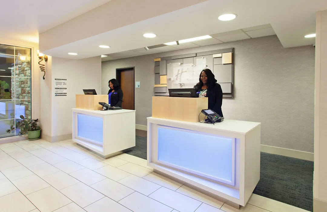 Holiday Inn Express & Suites Oakland - Airport By Ihg-1