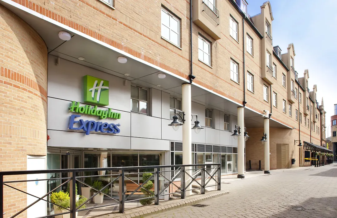 Holiday Inn Express London-Hammersmith By Ihg-1