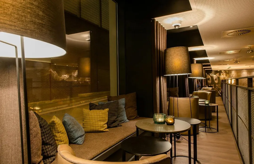 Motel One Manchester-Royal Exchange-1
