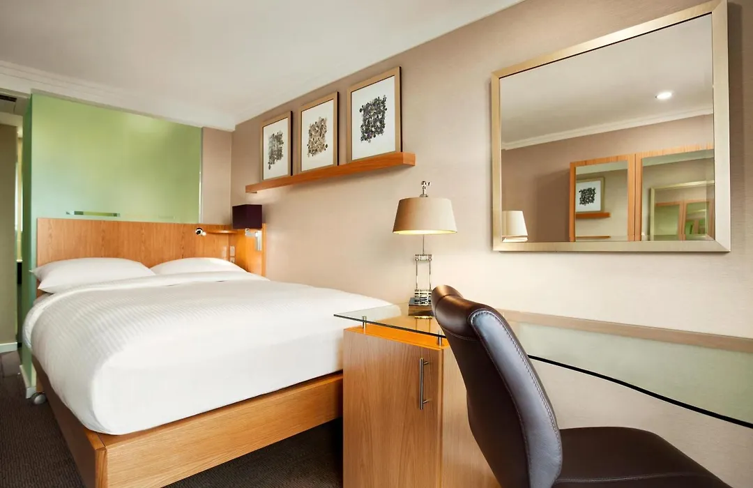 Hilton Birmingham Metropole Hotel-1