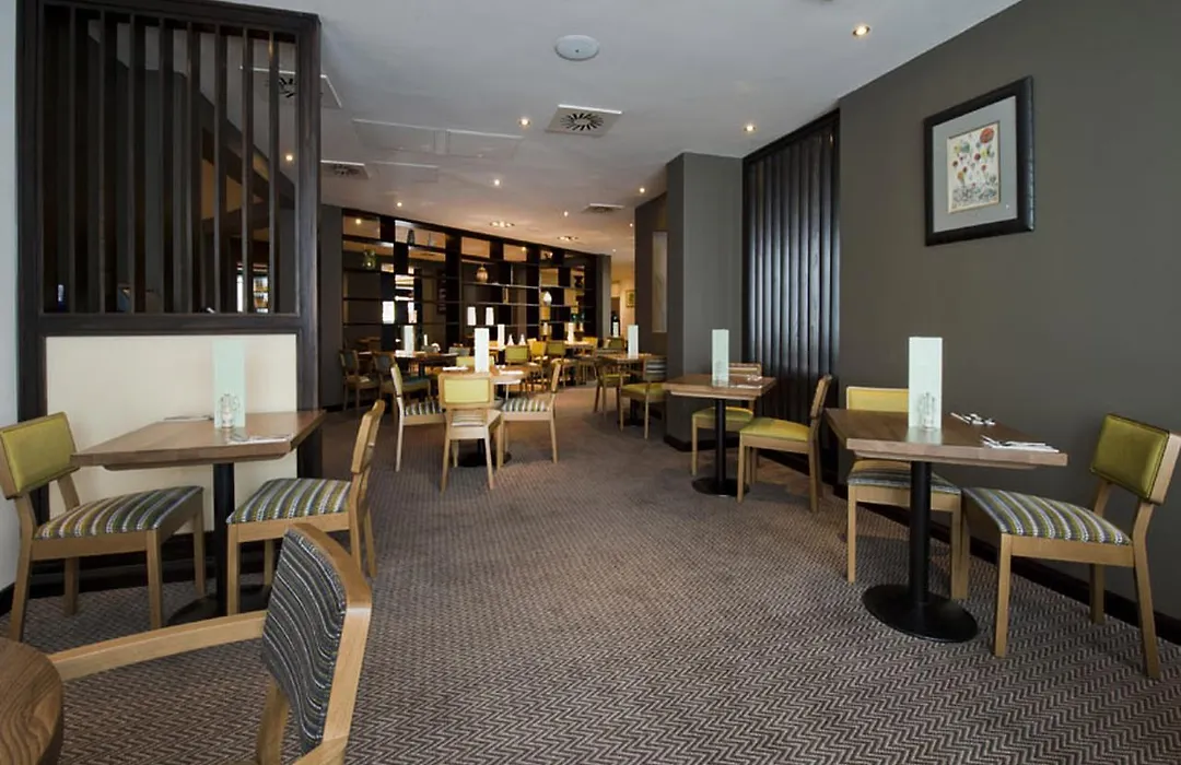 Premier Inn Heathrow Airport Terminal 4-1