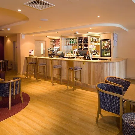 Premier Inn Leicester City Centre - Train Station-2