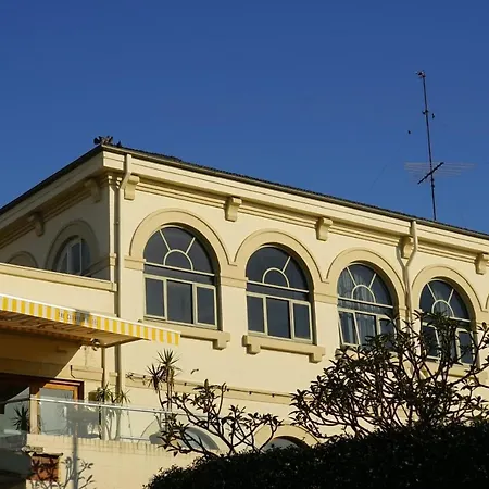 The Clovelly Hotel-3