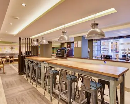 Premier Inn Royal Tunbridge Wells-3
