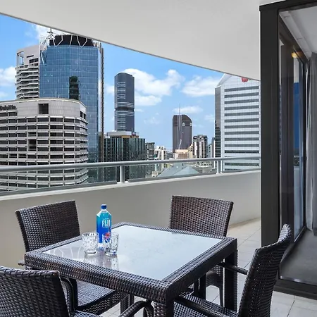 Oaks Brisbane Aurora Suites-2