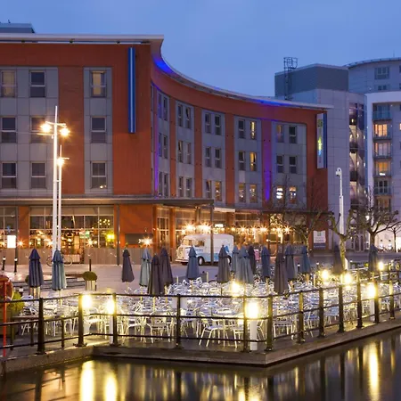 Holiday Inn Express Portsmouth Gunwharf Quays By Ihg-2