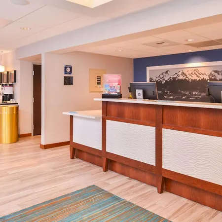 Hampton Inn Seattle Airport-2