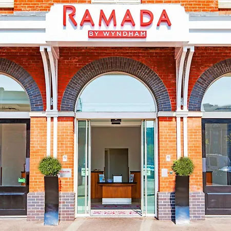 Ramada By Wyndham Belfast-2