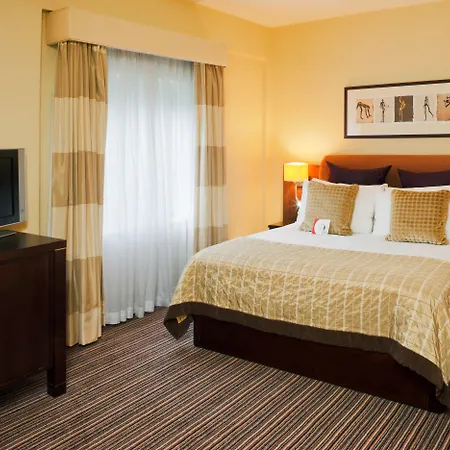 Crowne Plaza London - Gatwick Airport By Ihg-2