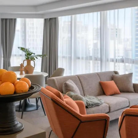 Meriton Suites Adelaide Street, Brisbane-2