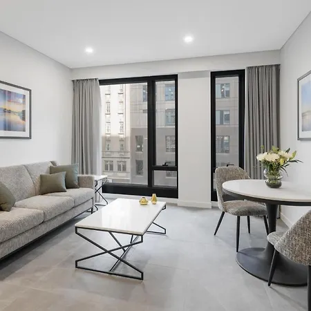 Meriton Suites Melbourne-3