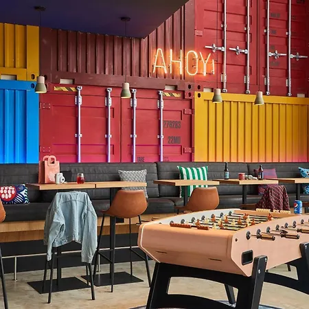 Moxy Southampton-3