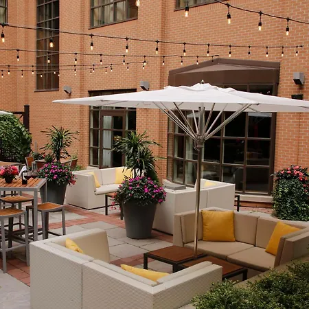 The Yorkville Royal Sonesta Hotel Toronto-2