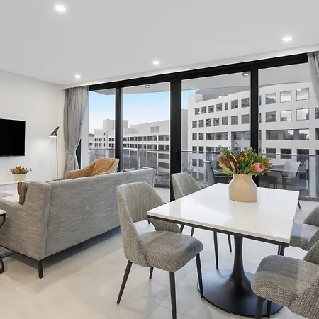 Meriton Suites Canberra-3