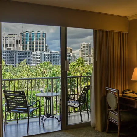 Outrigger Reef Waikiki Beach Resort-3